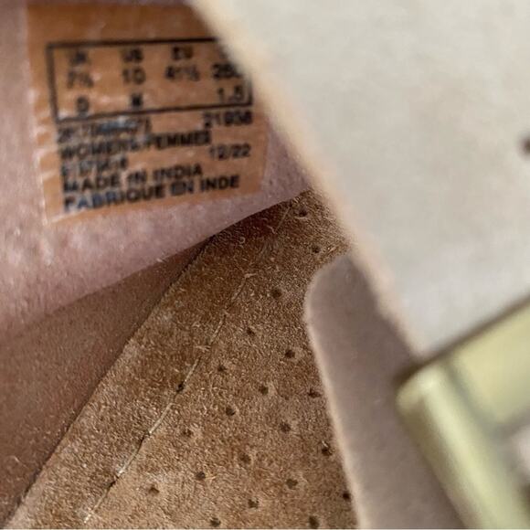 Clarks Leather Suede Double Buckle Slide Tan Sandals size 10 no box - Picture 9 of 9